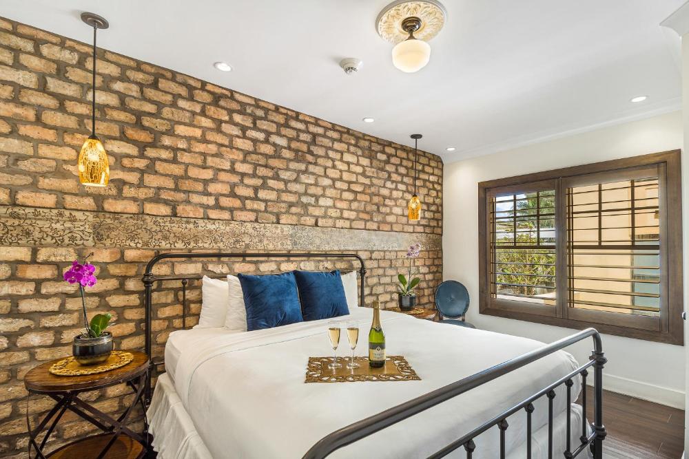 Classic King Room interior